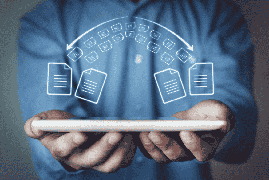 Portabilidade de dívida representada por transferência digital de contratos financeiros entre instituições para redução de juros.